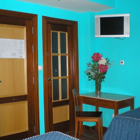 Auto Check In Hotel Las Nieves Jaca Buitenkant foto