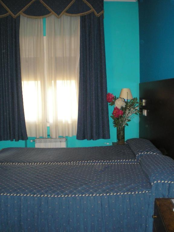 Auto Check In Hotel Las Nieves Jaca Kamer foto