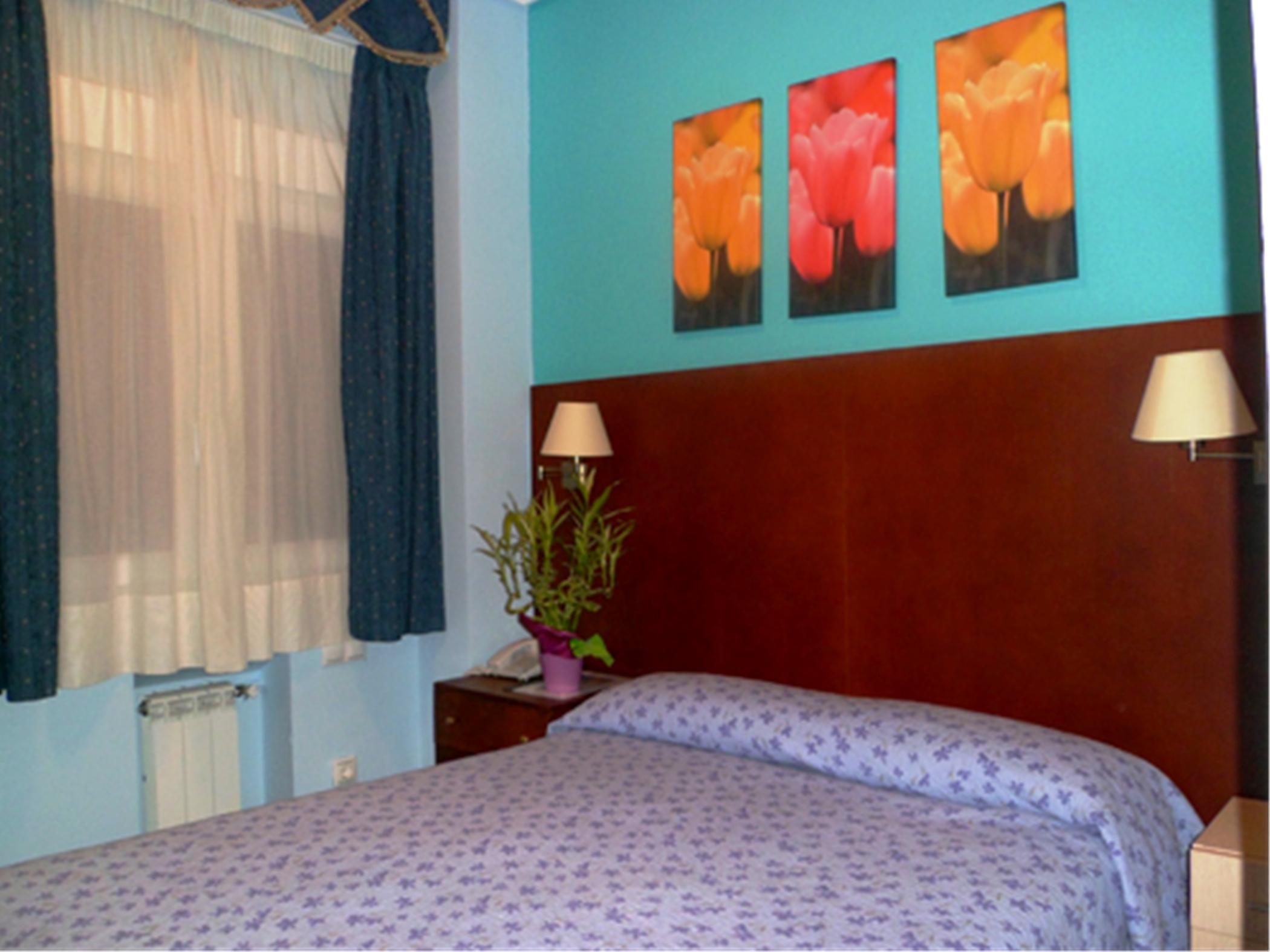 Auto Check In Hotel Las Nieves Jaca Buitenkant foto