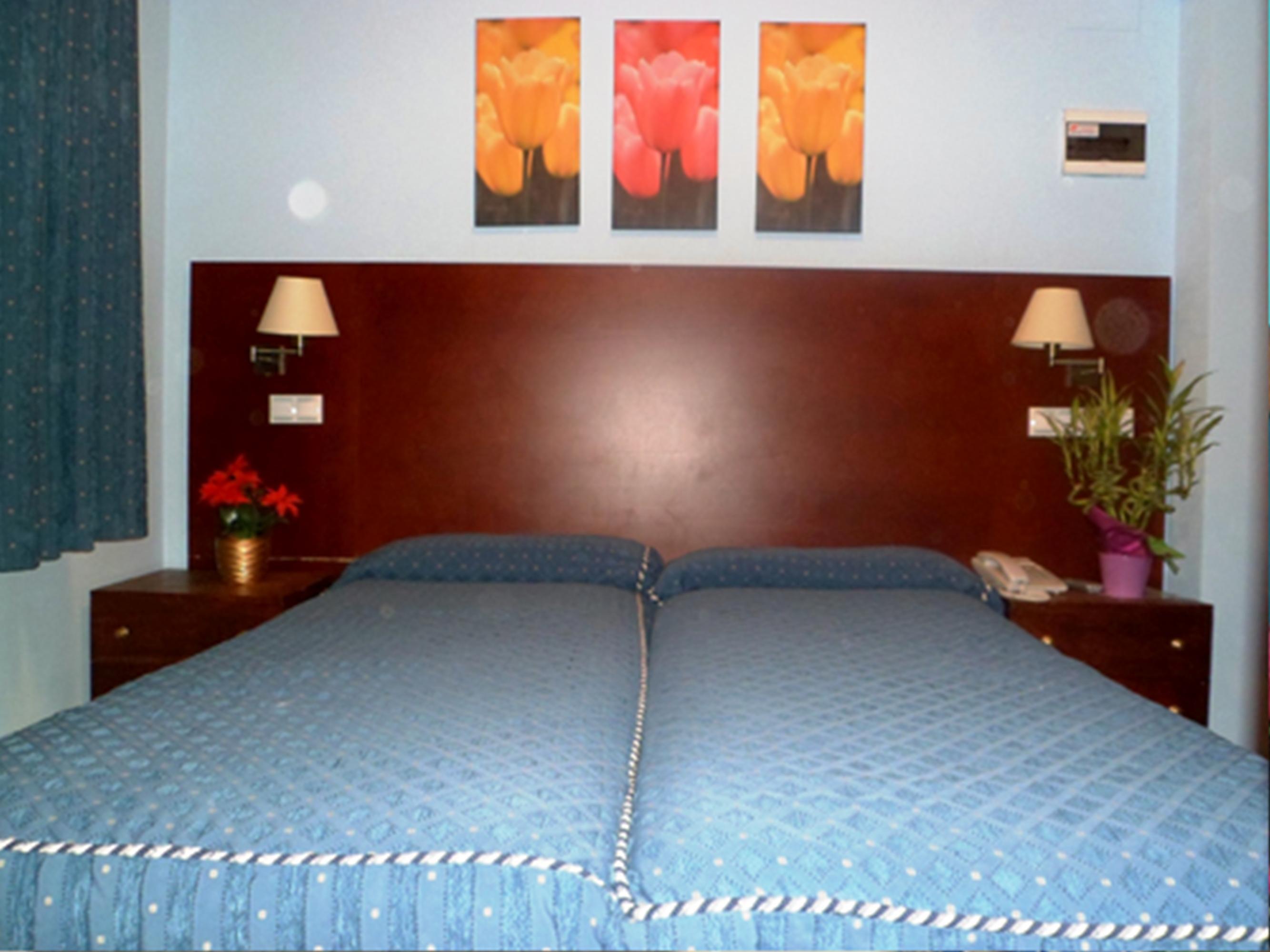Auto Check In Hotel Las Nieves Jaca Buitenkant foto