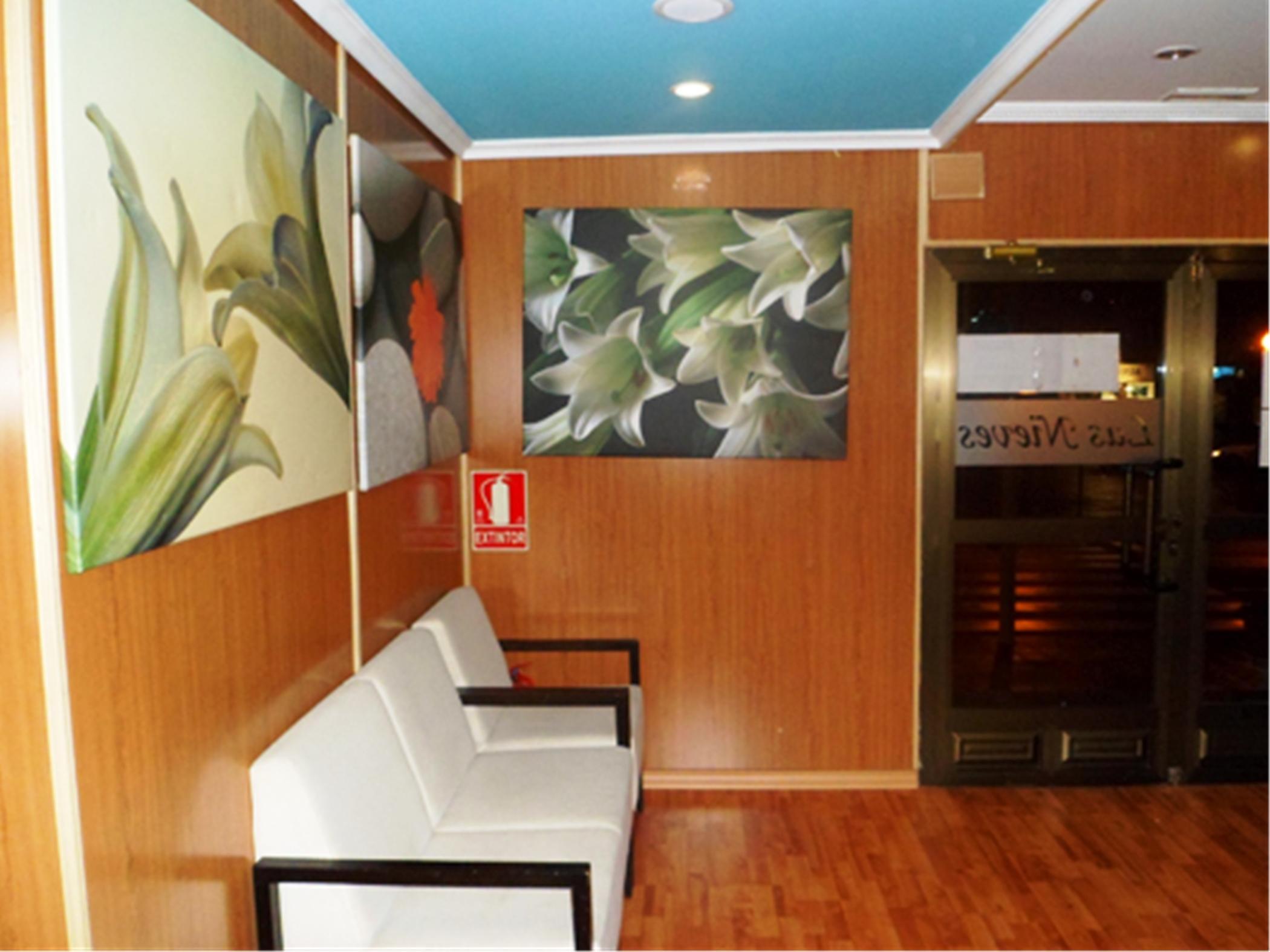 Auto Check In Hotel Las Nieves Jaca Buitenkant foto